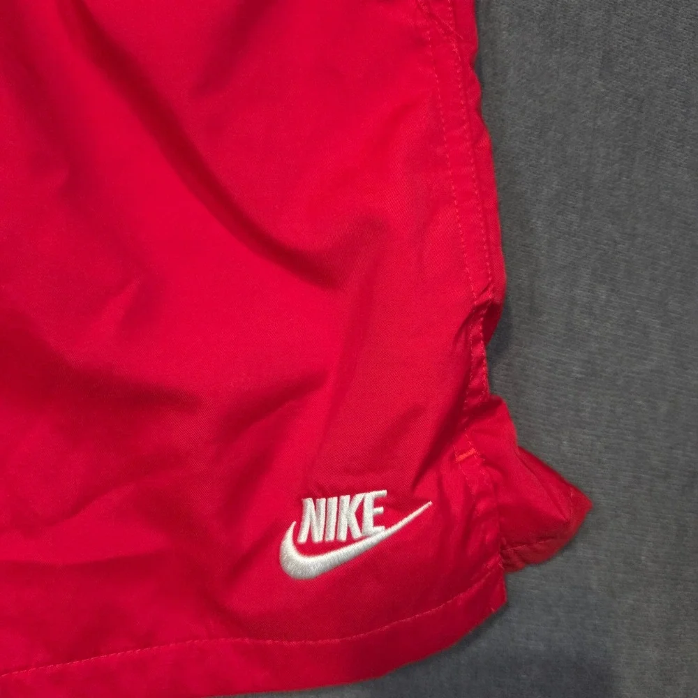 Nike Woven Shorts Mens Medium Red Sportswear Mesh Lined DR5678-657